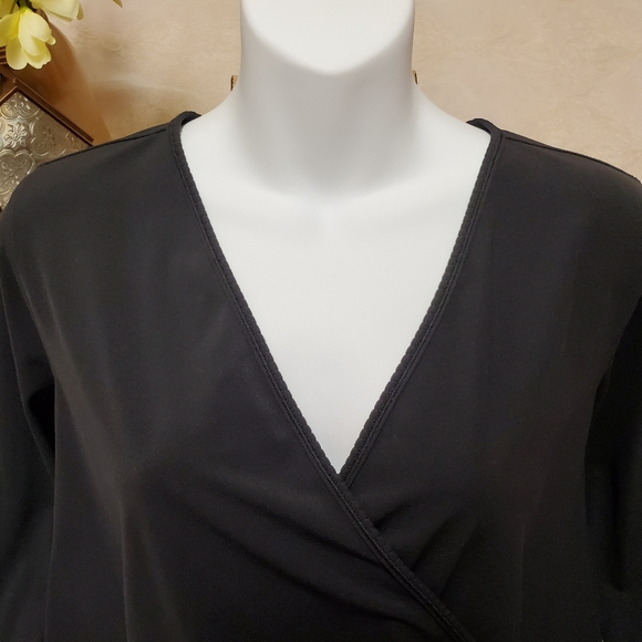 Lululemon Faux Wrap Top - Picture 5 of 8